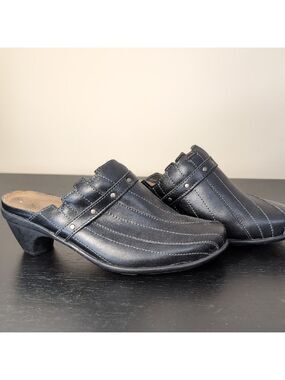 Naot Black Leather Clogs Size 35